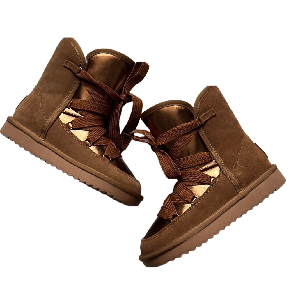 NWT Kuiper Canada Leather Lace Up Booties